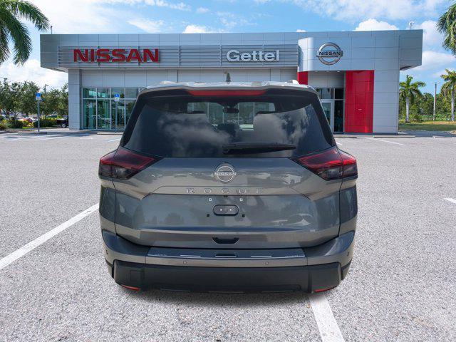 Photo of 2025 Gun Metallic Nissan Rogue