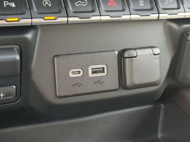 Photo of 2020 Black Chevrolet Silverado 1500