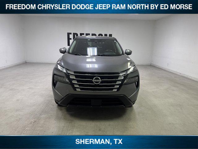 Photo of 2024 Gun Metallic Nissan Rogue