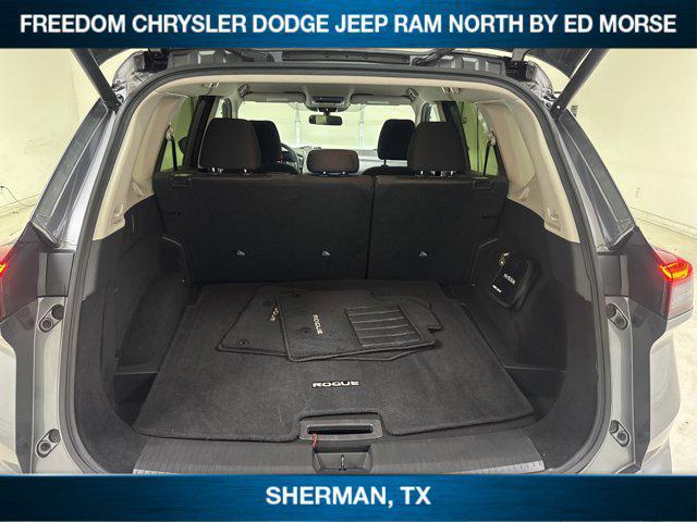 Photo of 2024 Gun Metallic Nissan Rogue