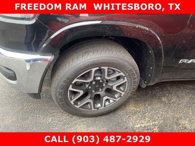 Photo of 2025 Diamond Black Crystal Pearlcoat RAM 1500