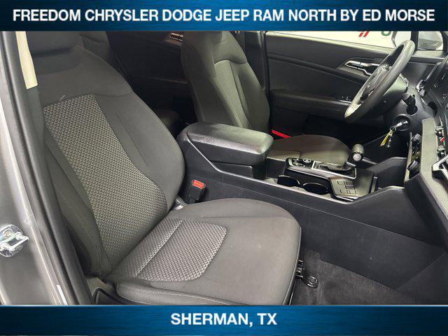 Photo of 2024 Steel Gray Kia Sportage