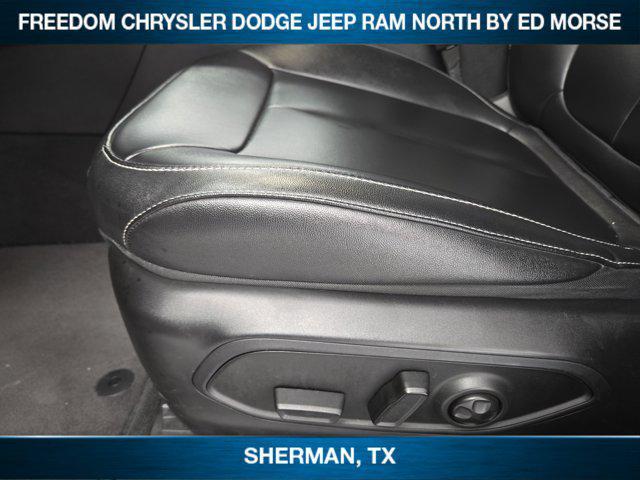 Photo of 2024 Diamond Black Crystal Pearlcoat Jeep Grand Cherokee