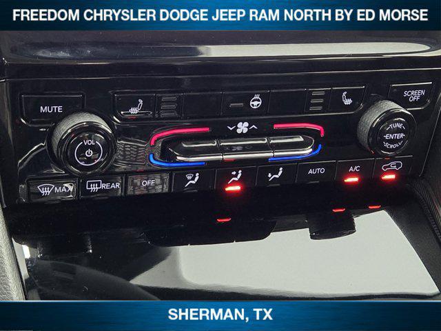 Photo of 2024 Diamond Black Crystal Pearlcoat Jeep Grand Cherokee