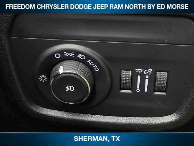 Photo of 2024 Diamond Black Crystal Pearlcoat Jeep Grand Cherokee