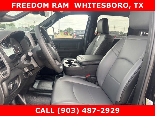 Photo of 2025 Diamond Black Crystal Pearlcoat RAM 2500
