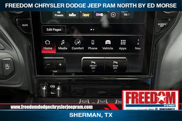 Photo of 2025 Diamond Black Crystal Pearlcoat RAM 1500