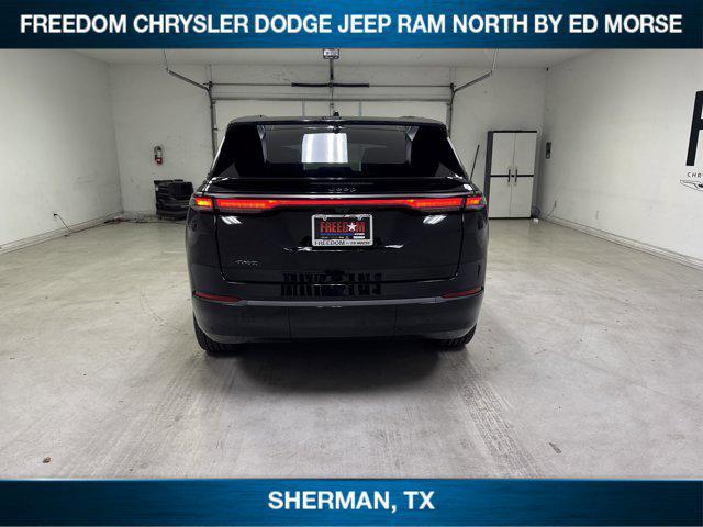 Photo of 2025 Diamond Black Crystal Pearlcoat Jeep Wagoneer S