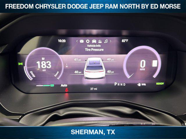 Photo of 2025 Diamond Black Crystal Pearlcoat Jeep Wagoneer S