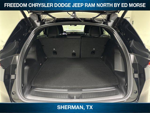 Photo of 2025 Diamond Black Crystal Pearlcoat Jeep Wagoneer S