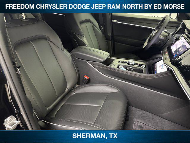 Photo of 2025 Diamond Black Crystal Pearlcoat Jeep Wagoneer S