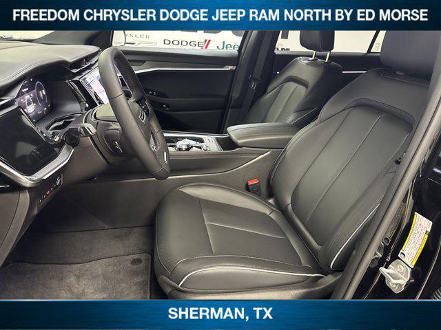 Photo of 2025 Diamond Black Crystal Pearlcoat Jeep Wagoneer S