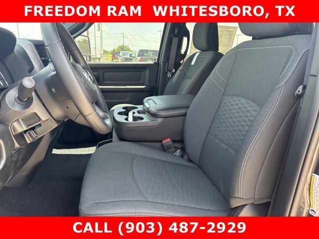 Photo of 2025 Granite Crystal Metallic Clearcoat RAM 2500