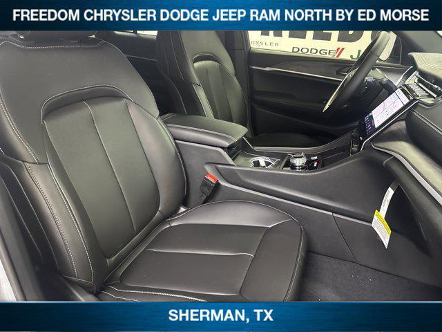 Photo of 2025 Silver Zynith Jeep Grand Cherokee