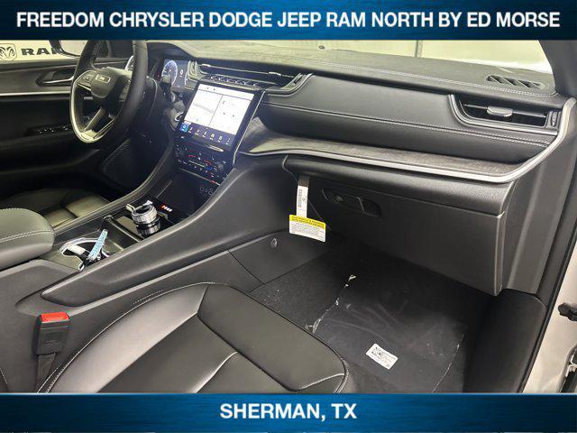 Photo of 2025 Silver Zynith Jeep Grand Cherokee