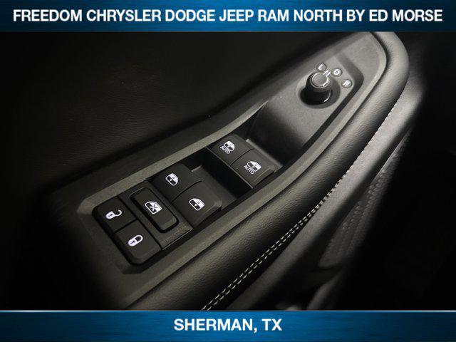 Photo of 2025 Silver Zynith Jeep Grand Cherokee