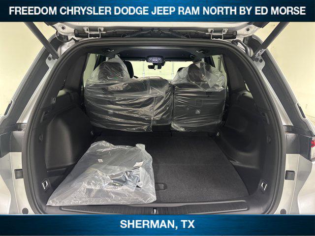 Photo of 2025 Silver Zynith Jeep Grand Cherokee