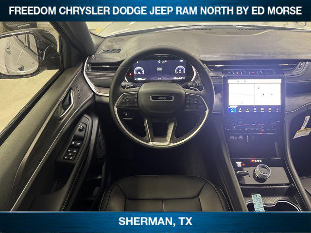 Photo of 2025 Silver Zynith Jeep Grand Cherokee