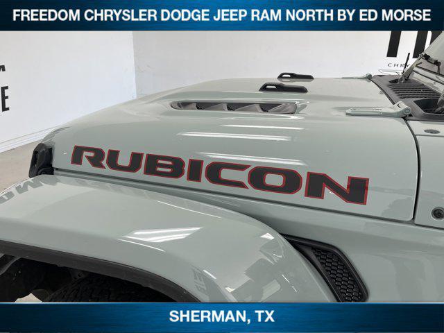 Photo of 2023 Earl Clearcoat Jeep Wrangler