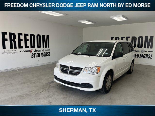 Photo of 2017 White Knuckle Clearcoat Dodge Grand Caravan