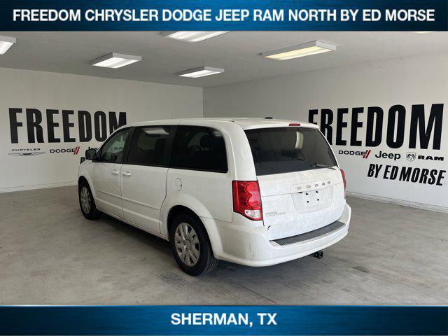 Photo of 2017 White Knuckle Clearcoat Dodge Grand Caravan