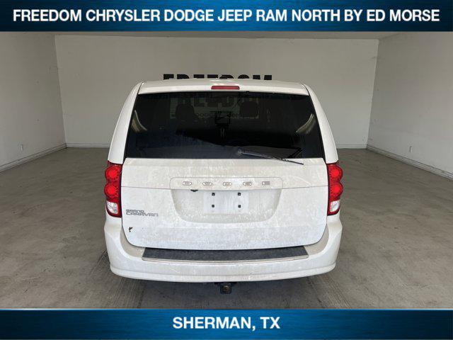 Photo of 2017 White Knuckle Clearcoat Dodge Grand Caravan