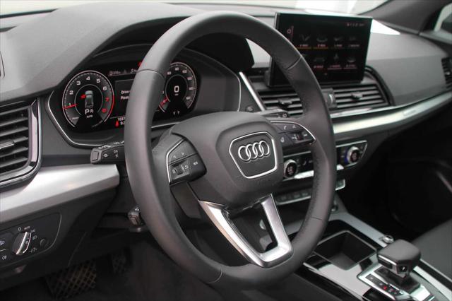 Photo of 2025 Daytona Gray Pearl Effect Audi Q5