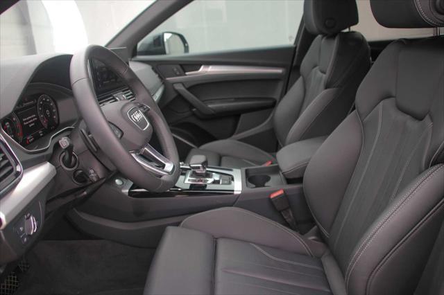 Photo of 2025 Daytona Gray Pearl Effect Audi Q5