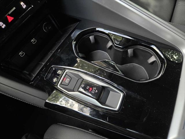 Photo of 2025 WHITE Audi Q5