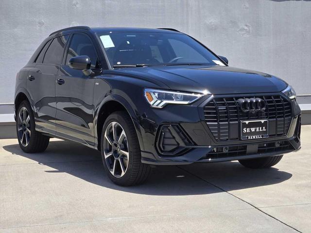 Photo of 2025 Mythos Black Metallic Audi Q3