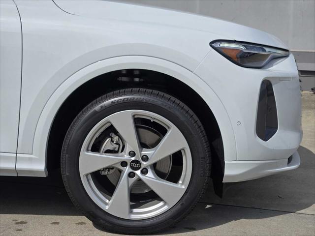 Photo of 2025 WHITE Audi Q5
