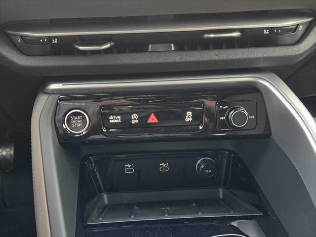 Photo of 2025 WHITE Audi Q5
