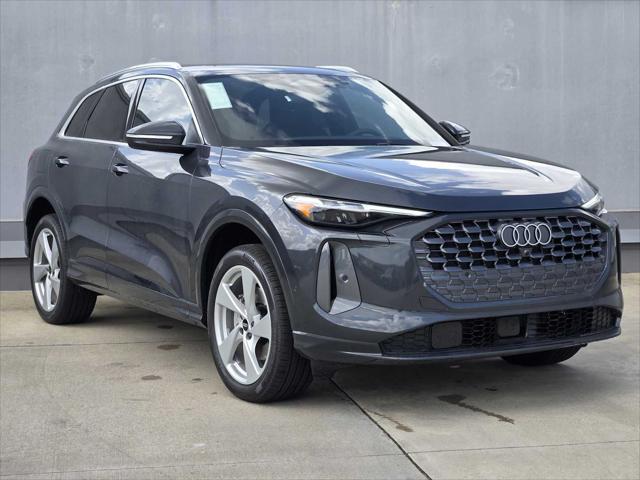 Photo of 2025 Tambora Gray Metallic Audi Q5