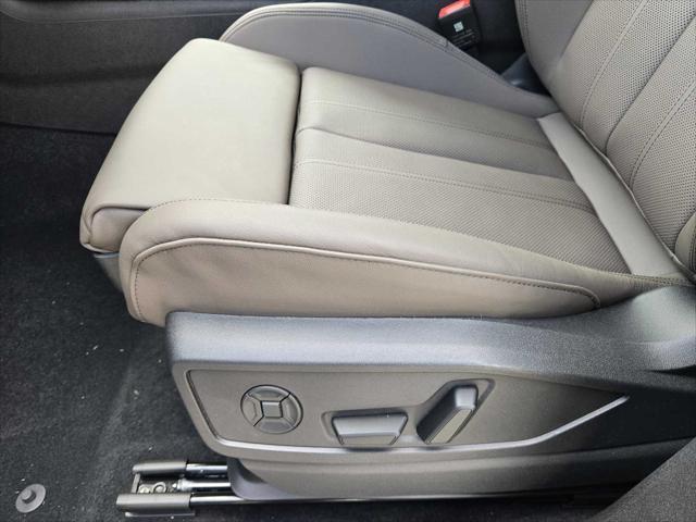 Photo of 2025 Tambora Gray Metallic Audi Q5