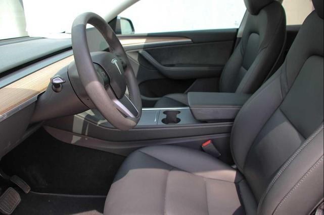 Photo of 2023 Midnight Silver Metallic Tesla Model Y