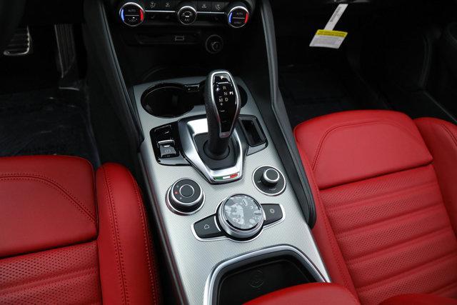 Photo of 2025 Gray Alfa Romeo Giulia