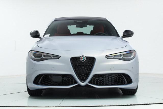 Photo of 2025 Gray Alfa Romeo Giulia