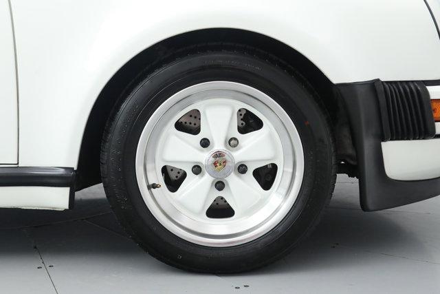 Photo of 1988 White Porsche 911