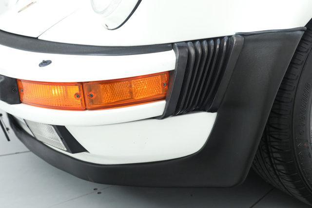 Photo of 1988 White Porsche 911