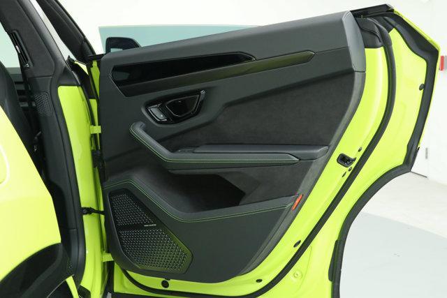 Photo of 2025 Green Lamborghini Urus