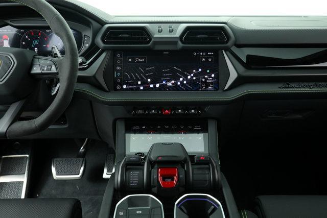 Photo of 2025 Green Lamborghini Urus