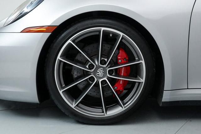 Photo of 2020 Silver Porsche 911