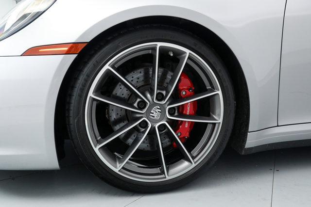 Photo of 2020 Silver Porsche 911