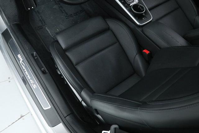 Photo of 2020 Silver Porsche 911