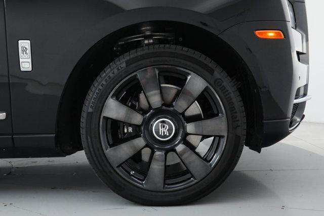 Photo of 2022 Black Rolls-Royce Cullinan