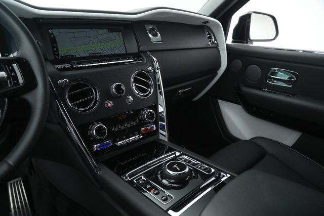 Photo of 2022 Black Rolls-Royce Cullinan