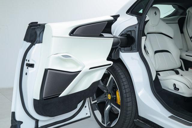 Photo of 2024 White Ferrari Purosangue