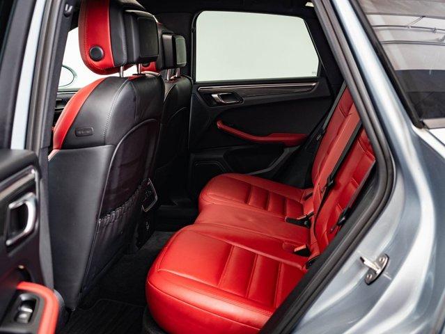 Photo of 2021 Dolomite Silver Metallic Porsche Macan