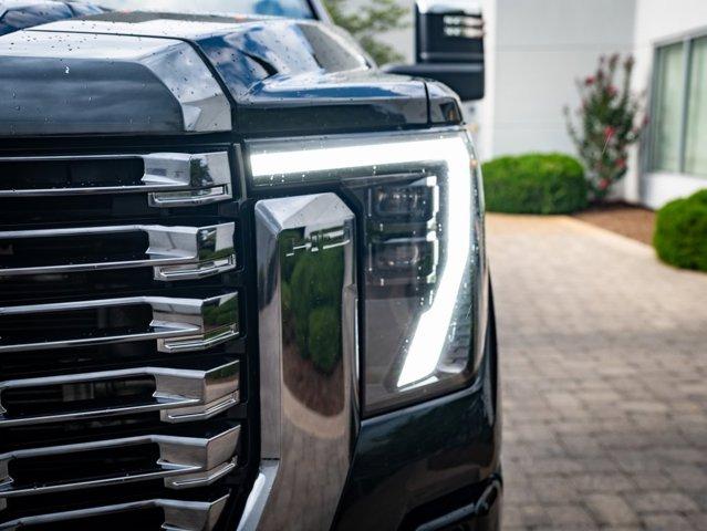 Photo of 2024 Onyx Black GMC Sierra 2500