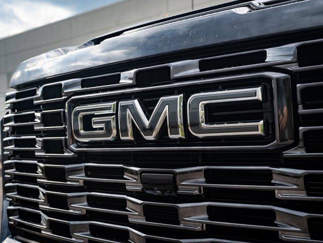Photo of 2024 Onyx Black GMC Sierra 2500
